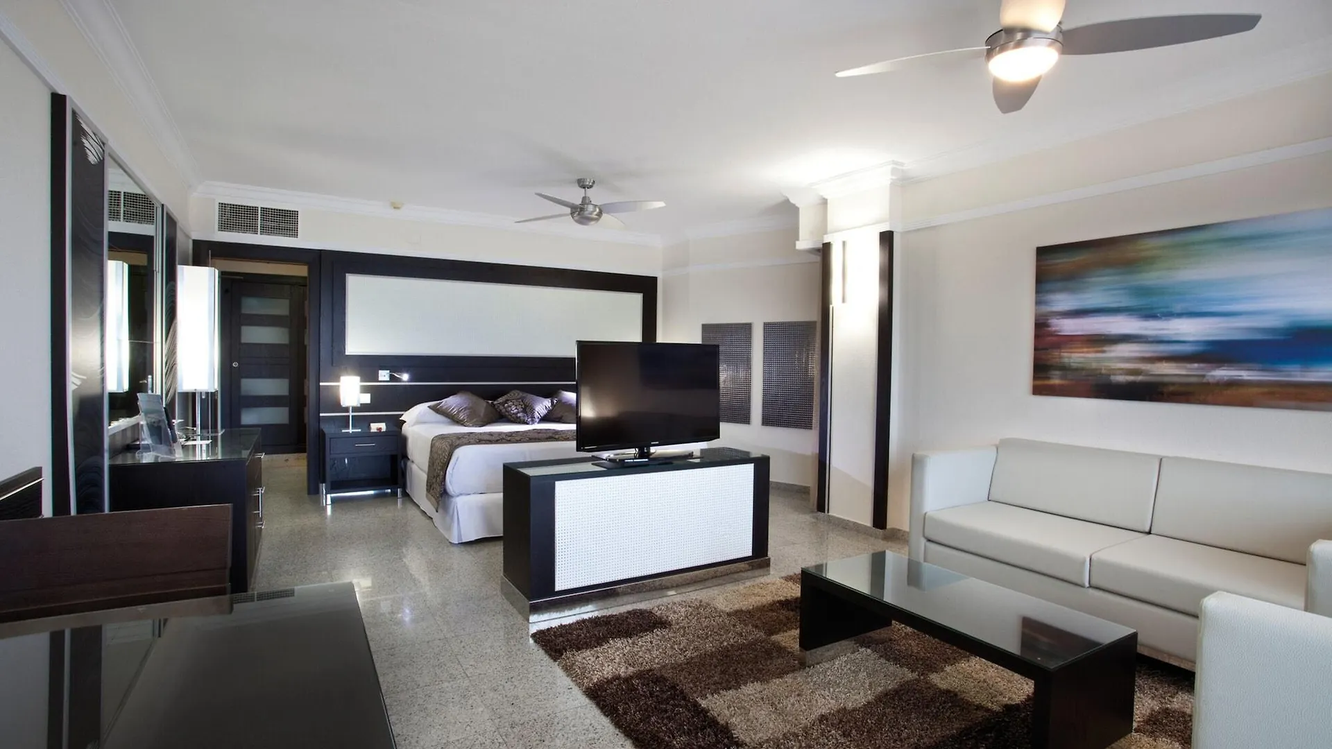 Отель Riu Nautilus (Adults Only) Торремолинос